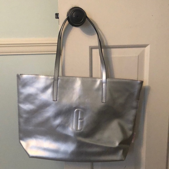 2/$10 Clinique Tote - Picture 8 of 8